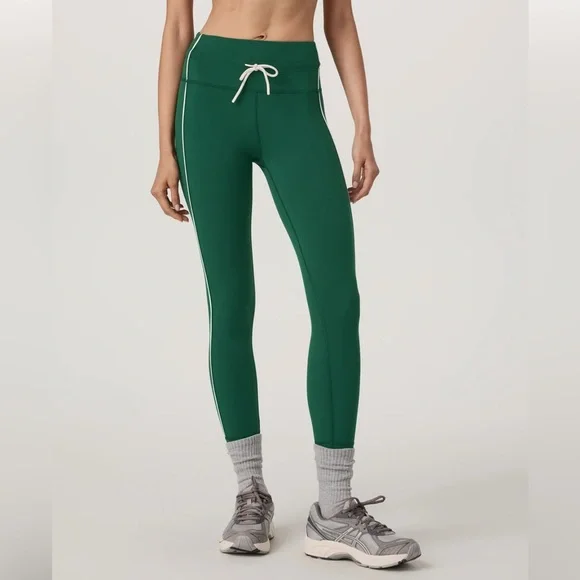 NWT Vuori Daily Piped Legging Size Small Sold Out Green - Picture 1 of 2